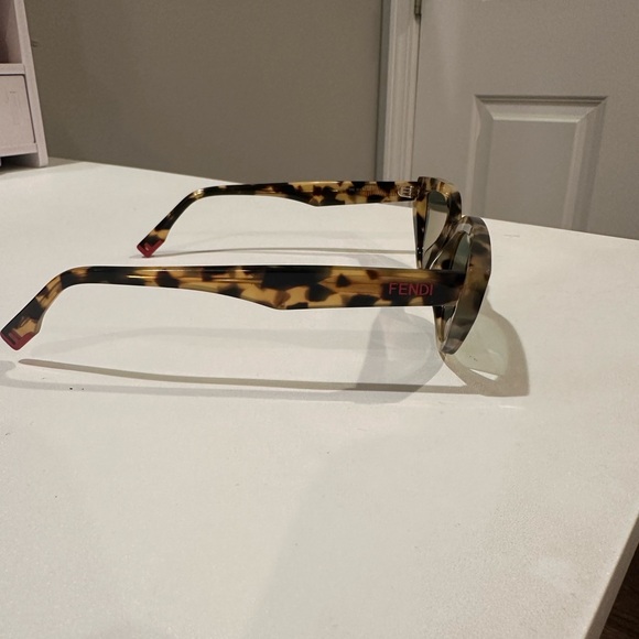 FENDI FE400091 55Q Tortoise Sunglasses
